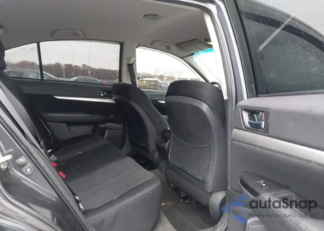 2013 Subaru Legacy 2.5I z USA, uszkodzony, nr VIN 4S3BMBA66D3023931